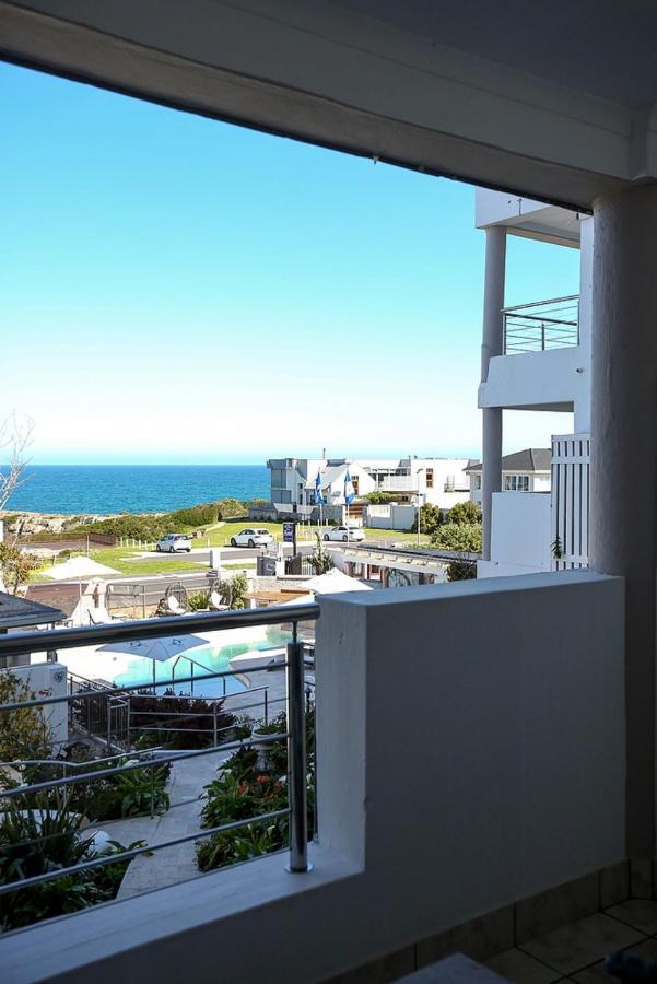 Executive Room with Partial Sea View,1066696360:JPEG