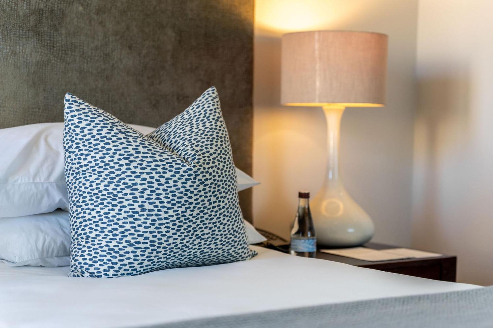 Deluxe Double or Twin Room City View
